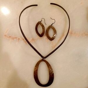 Bronze Tone Necklace Set Contemporary look.
